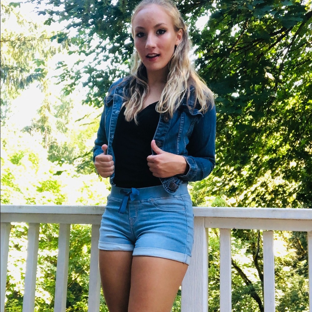 Target / Cherokee Blue Denim Jean Jacket. Child L